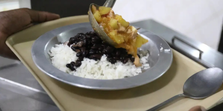 Rio de Janeiro cria Observatório da Fome Herbert de Souza para fortalecer políticas de combate à fome e à pobreza extrema no estado.