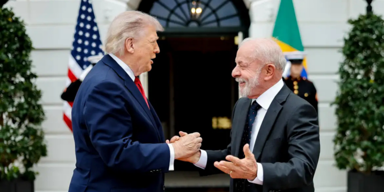 Lula detalha reunião com Donald Trump na Casa Branca, destaca debates sobre big techs, comércio e crime organizado, e afirma que Brasil busca acordo com os EUA em até 30 dias.