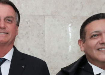 Pedido de revisão criminal de Jair Bolsonaro será analisado pelo ministro Kassio Nunes Marques no STF e contesta condenação por tentativa de golpe de Estado.
