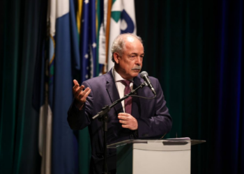 BNDES analisa 56 projetos ligados a minerais críticos e estima movimentar até R$ 50 bilhões em crédito e investimentos. Mercadante também destacou acordo Mercosul-União Europeia e novos setores estratégicos.