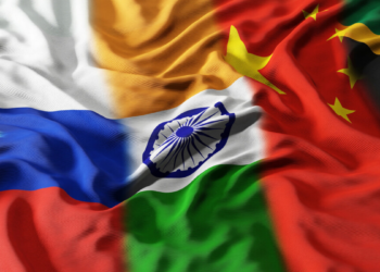Rússia e Índia se reúnem em Nova Délhi para ampliar cooperação bilateral e alinhar posições dentro do BRICS em temas como comércio, energia e governança global.