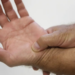 No Dia Mundial da Fibromialgia, especialistas destacam sintomas, diagnóstico e impactos do reconhecimento da doença como deficiência no Brasil.
