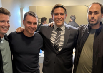 Mario Frias nega participação de Daniel Vorcaro no financiamento do filme Dark Horse, baseado em Jair Bolsonaro, e afirma que produção usa apenas capital privado.