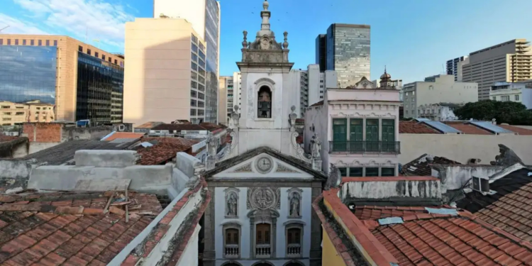 Iphan recupera e devolve peças históricas desaparecidas há quase quatro décadas à Igreja da Lapa dos Mercadores, no Rio de Janeiro.
