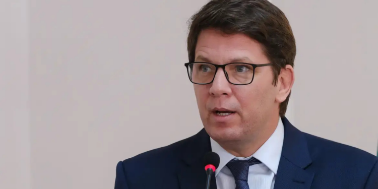 STF tenta ouvir Mário Frias em investigação sobre emendas parlamentares e financiamento de filme sobre Jair Bolsonaro.