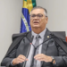Flávio Dino determina investigação sigilosa sobre emendas parlamentares destinadas a ONGs e produção de filme sobre Jair Bolsonaro.