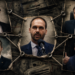 Eduardo Bolsonaro e Mário Frias são citados em documentos como produtores executivos do filme “Dark Horse”, segundo The Intercept Brasil. Caso envolve debate sobre gestão e financiamento.