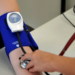 Hipertensão arterial afeta mais de 30% dos brasileiros, muitas vezes sem sintomas. Especialistas alertam para prevenção, diagnóstico precoce e mudanças no estilo de vida.