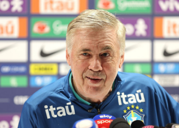 Carlo Ancelotti divulga convocação do Brasil para a Copa do Mundo 2026 no Rio. Lista final tem 26 nomes e inclui preparação com amistosos.