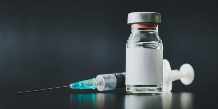 Médicos recomendam atualização vacinal antes da Copa de 2026. Evento com circulação global aumenta risco de doenças como sarampo e influenza.