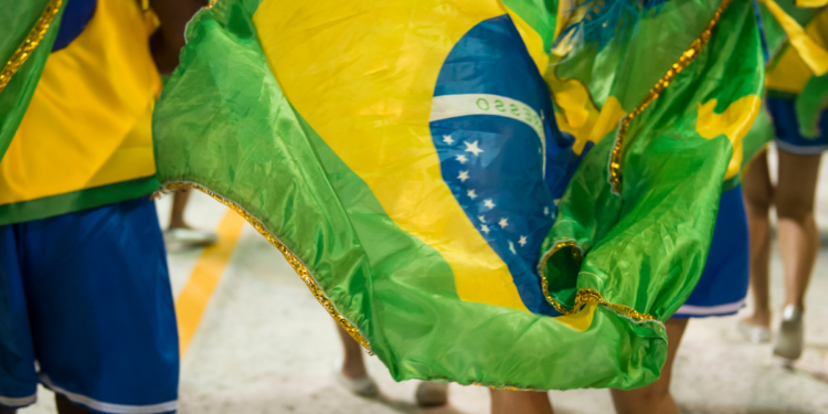 Carlo Ancelotti divulgou os 26 convocados da Seleção Brasileira para a Copa do Mundo de 2026. Neymar retorna ao grupo e Brasil estreia contra Marrocos em junho.