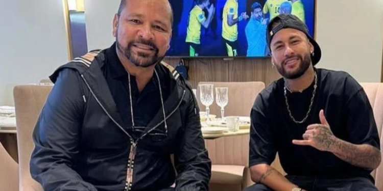 Neymar Pai comemorou a convocação do atacante para a Copa do Mundo de 2026. Jogador volta à Seleção após período de recuperação de lesão e forte expectativa para o Mundial.