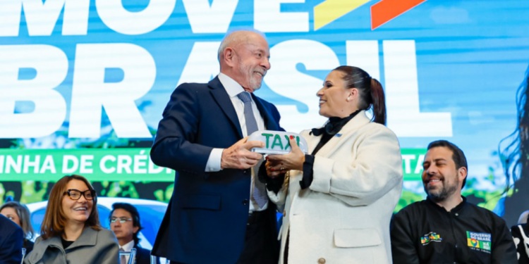 Medida Provisória cria crédito de até R$ 30 bilhões para taxistas e motoristas de app comprarem veículos novos com juros menores e prazos de até 72 meses.