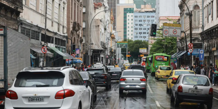 Ministério dos Transportes cria centro nacional para investigar acidentes nas estradas e desenvolver ações de prevenção no trânsito brasileiro.