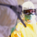 OMS afirma que vacina específica contra variante de ebola pode levar até nove meses para ficar pronta. Surtos na África já somam centenas de casos suspeitos.