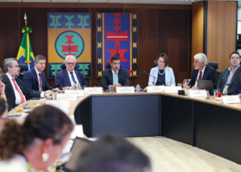 MEC divulga resultados da Prova Nacional Docente 2025 e informa que 65% dos participantes alcançaram nível satisfatório de proficiência no exame.