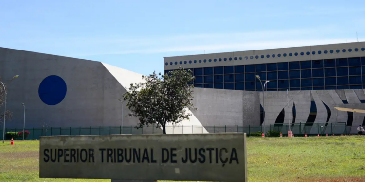 STJ investiga suspeita de fraude com inteligência artificial no sistema de peticionamento, envolvendo possíveis tentativas de burlar filtros automáticos com comandos ocultos.