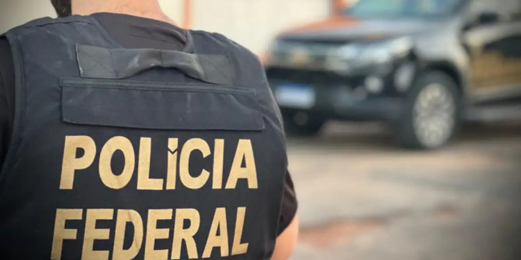 Polícia Federal realiza Operação Juro Zero no Rio de Janeiro para investigar tráfico de pessoas, trabalho escravo e exploração de imigrantes colombianos.