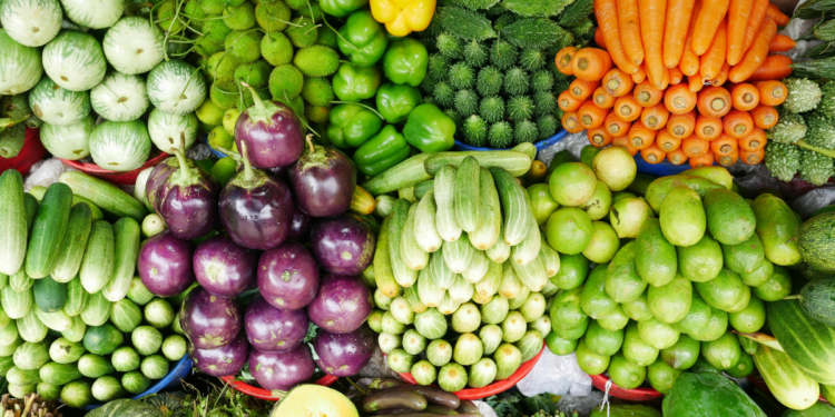 Programa Nutrir do INCAvoluntário oferece cartão alimentação e cestas básicas para pacientes com câncer em vulnerabilidade social atendidos pelo SUS.
