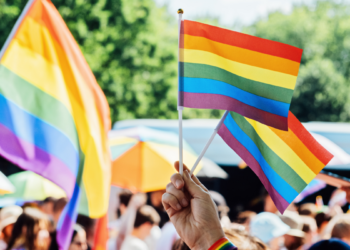 Parada do Orgulho LGBTI+ no Rio de Janeiro acontece em novembro em Copacabana e reúne programação cultural, debates e defesa de direitos da comunidade LGBTQIA+.