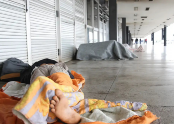Ministério da Saúde abre inscrições para curso gratuito do SUS voltado ao atendimento da população em situação de rua com 98 vagas em quatro estados.
