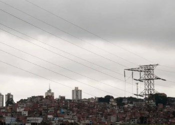 Fim de semana terá chuva forte, trovoadas e risco de temporais em várias regiões do Brasil, segundo previsão do Inmet e alertas da Defesa Civil.