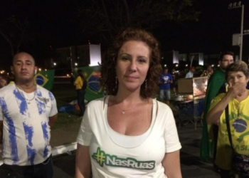 Justiça italiana rejeita extradição e coloca Carla Zambelli em liberdade; ex-deputada responde ao processo na Itália após decisão da Corte de Cassação.