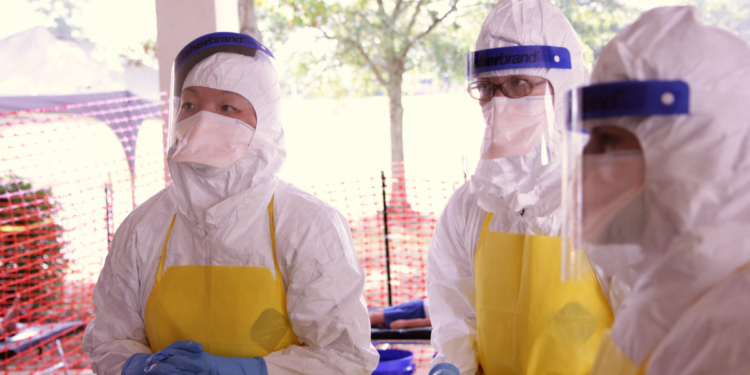 OMS elevou para “muito alto” o risco do surto de ebola na República Democrática do Congo. País registra 82 casos confirmados e investigação de mais de 170 mortes.