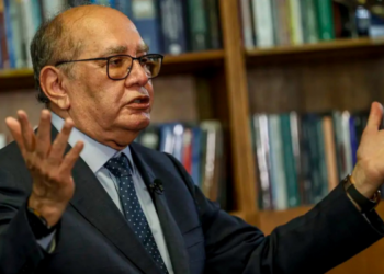 Em entrevista, Gilmar Mendes disse que o caso Banco Master é uma crise estrutural do sistema financeiro e não do STF, além de comentar investigações, política e transparência no Judiciário.