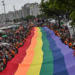Projeto aprovado em primeira votação na Câmara de São Paulo que limita participação de menores em eventos LGBTQIA+ gera críticas e discussão sobre constitucionalidade.