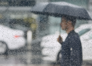 Previsão do Inmet indica chuvas fortes no Norte e Sudeste do Brasil nesta semana, com contraste climático e tempo mais seco em outras regiões.