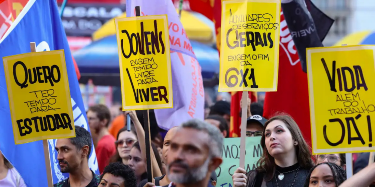Acordo entre governo e Câmara prevê redução da jornada de 44 para 40 horas semanais e mudança na escala 6x1 dentro de PEC em discussão.