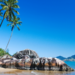 GBMar e Marinha realizam buscas por casal desaparecido em Ilhabela após passeio de moto aquática. Embarcação foi encontrada à deriva no mar.
