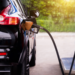 Governo federal anuncia subsídio de R$ 0,44 por litro de gasolina por dois meses para reduzir impacto da alta dos combustíveis, com custo estimado de R$ 2,4 bilhões.