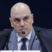 Alexandre de Moraes encaminha à PGR pedido para investigar Jair Bolsonaro e Flávio Bolsonaro em inquérito envolvendo Eduardo Bolsonaro e suposta atuação nos EUA.