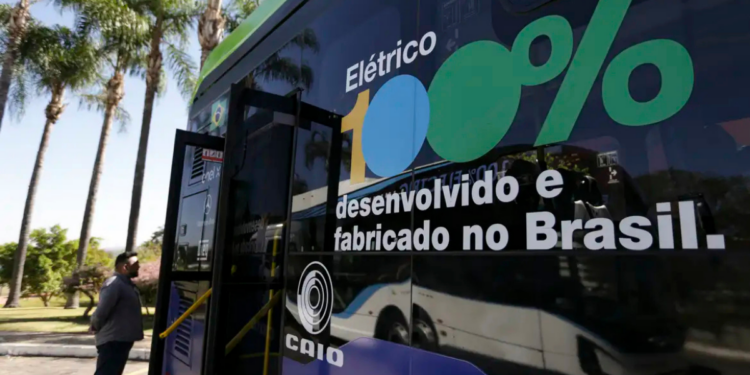 CMN aprova ampliação do prazo de financiamento do Move Brasil para até 10 anos. Medida busca modernizar frotas de ônibus e melhorar a mobilidade urbana.