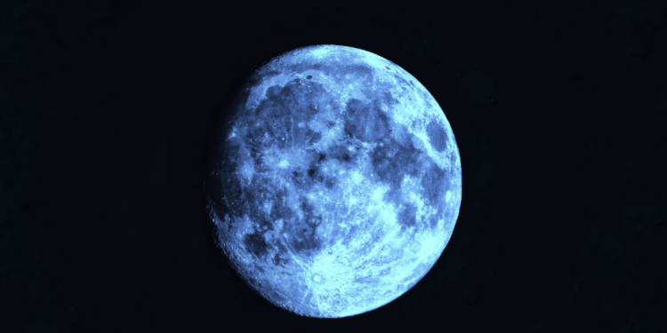 No dia 31 de maio, o céu terá a Lua Azul, fenômeno raro de duas luas cheias no mês, combinado com microlua, que deixa o satélite menor e menos brilhante.