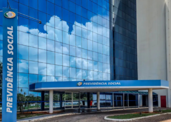 Dataprev informa vazamento de dados no INSS que expôs 2,8 milhões de CPFs. Incidente envolveu falha no aplicativo Meu INSS e já foi corrigido.