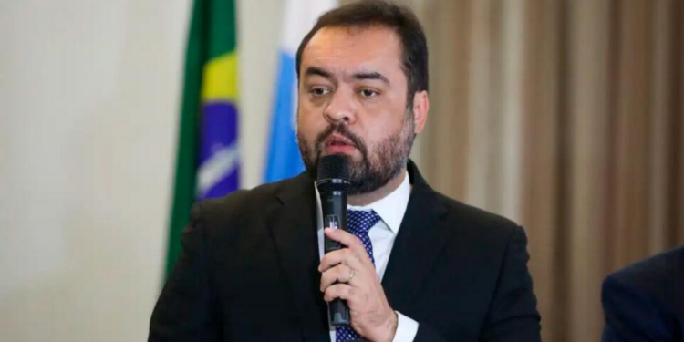 Polícia Federal e Receita apuram fraudes fiscais e ocultação de patrimônio no Rio.