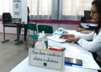 TREs recebem inscrições de mesários voluntários para as eleições de 2026. Cadastro pode ser feito pelo e-Título ou nos sites da Justiça Eleitoral.