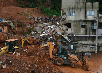 Temporais no Nordeste deixam mortos e milhares de desabrigados. Sul do Brasil também está em alerta para chuvas intensas.
