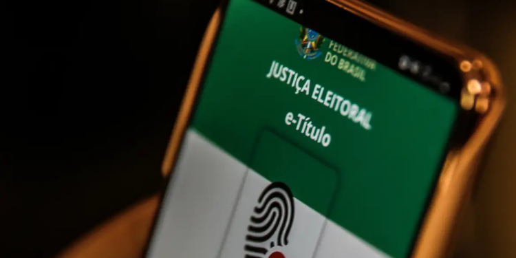 Eleitores têm até 6 de maio para transferir o título e mudar o local de votação, segundo o TSE.