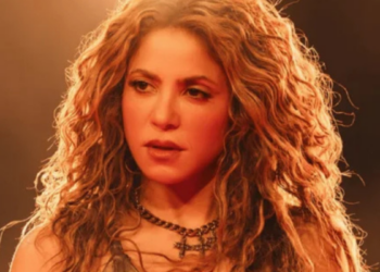 Show de Shakira no Rio atrasa por motivo familiar, gera críticas e apoio nas redes sociais durante evento em Copacabana