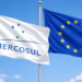 Acordo entre Mercosul e União Europeia entra em vigor e zera tarifas para mais de 80% das exportações brasileiras. Entenda os impactos no comércio, indústria e economia.