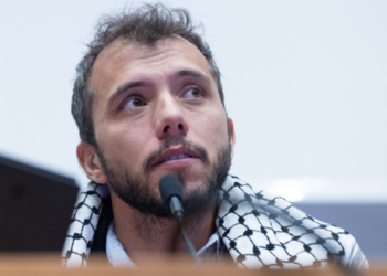 ONU pede libertação de Thiago Ávila e Saif Abu Keshek, presos por Israel após missão humanitária. Caso envolve denúncias de maus-tratos e investigação por supostos vínculos com o Hamas.