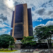 Banco Central informa que ainda há cerca de R$ 5 bilhões no Sistema de Valores a Receber. Dinheiro esquecido pode ser sacado por pessoas físicas, empresas e herdeiros.