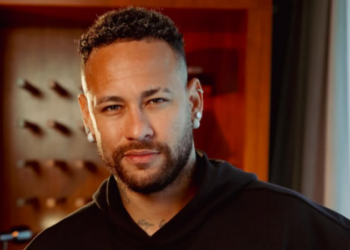 Neymar não participou do primeiro treino da Seleção Brasileira na Granja Comary e realizou exames médicos após dores na panturrilha. Situação preocupa às vésperas da Copa do Mundo.