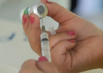SUS começará a oferecer a vacina pneumocócica VPC20 a partir de junho. Novo imunizante amplia proteção contra pneumonia, meningite e sepse em crianças.