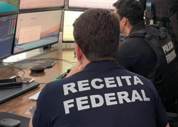 Operação Fluxo Oculto revela uso de fintechs pelo PCC para lavagem de dinheiro. Esquema teria movimentado R$ 26 bilhões em operações suspeitas no Brasil.
