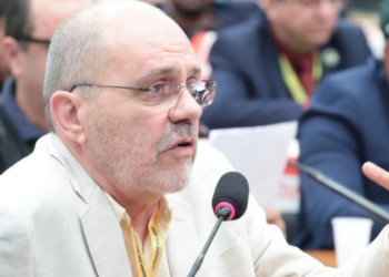Centrais sindicais demonstram preocupação com relatório que reduz jornada de trabalho e altera escala 6x1. Proposta prevê exceções para alta renda e transição gradual.